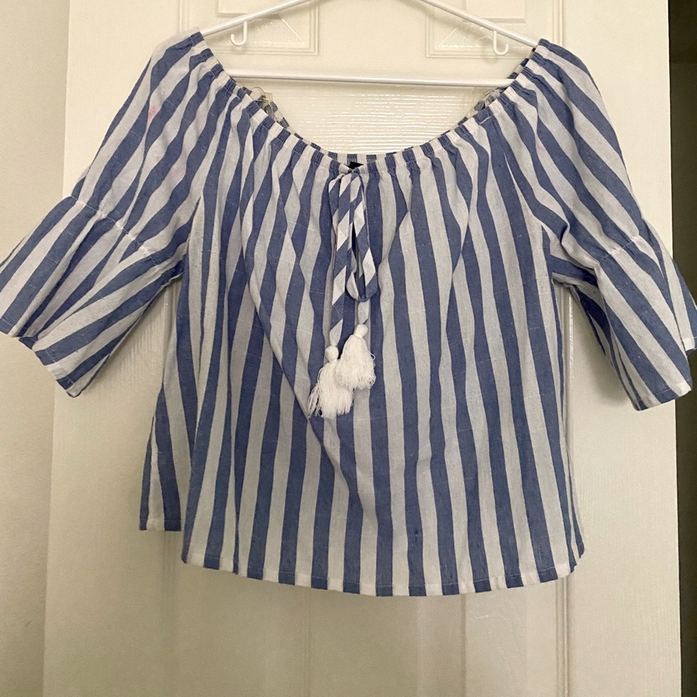 OFF THE SHOULDER CROP TOP